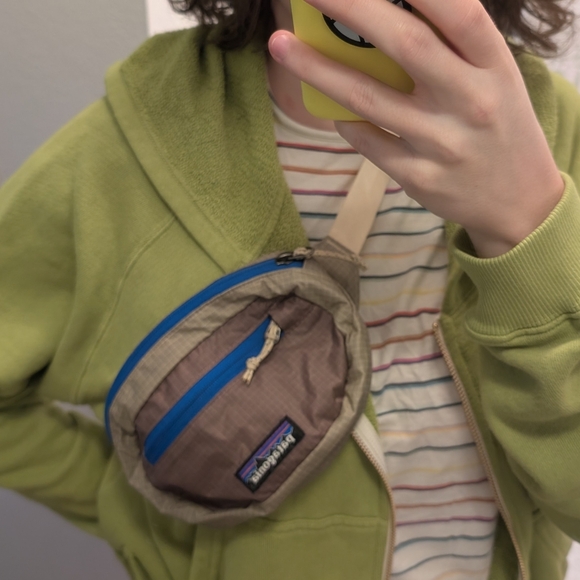 Patagonia Ultralight Black Hole Mini Hip Pack 1L - Picture 4 of 6